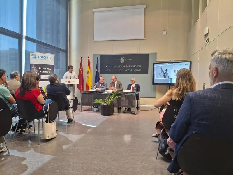 La Fiscalía de Murcia cierra la sexta edición de "El Fiscal Contigo" con más de 3.300 estudiantes