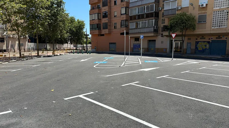 València habilita 36 nuevas plazas de aparcamiento libre en Marxalenes