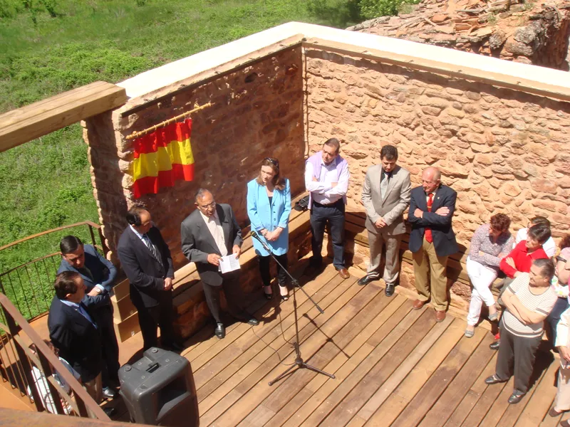 Liceras restaura y estrena su Atalaya con autoridades provinciales