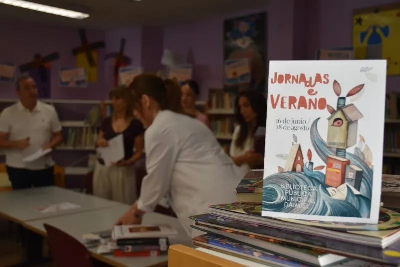 La Biblioteca de Daimiel despliega su programación cultural de verano con maratones de lectura y talleres