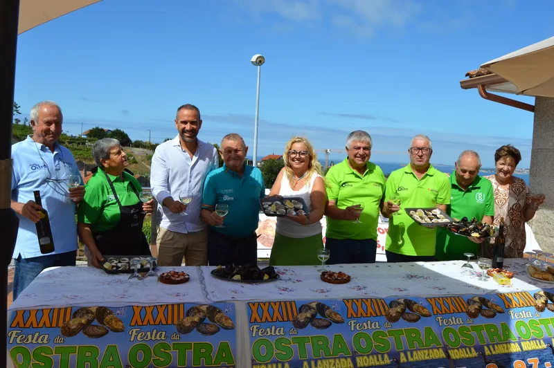 Noalla celebra su XXXIII Festa da Ostra con 26.000 bivalvos y precios populares