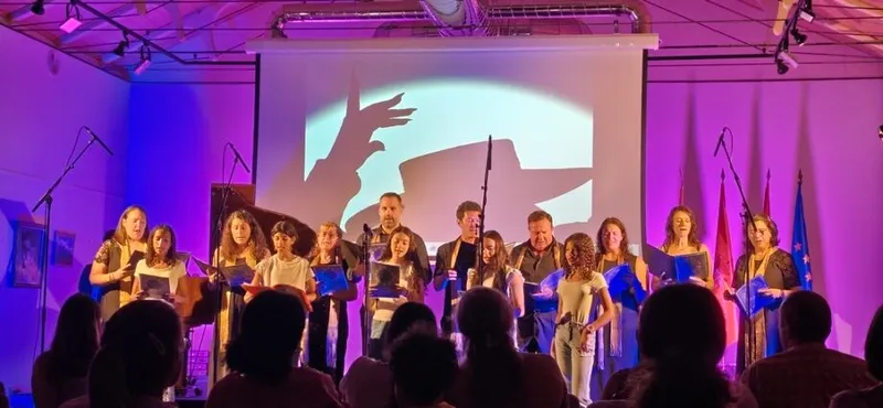 El coro 'Al-Artis' de Valdeolmos-Alalpardo rinde homenaje a Eurovisión