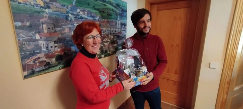 Margarita Benito Gordo, vecina de Madrid, gana la cesta de la Feria de Navidad de Torrelaguna