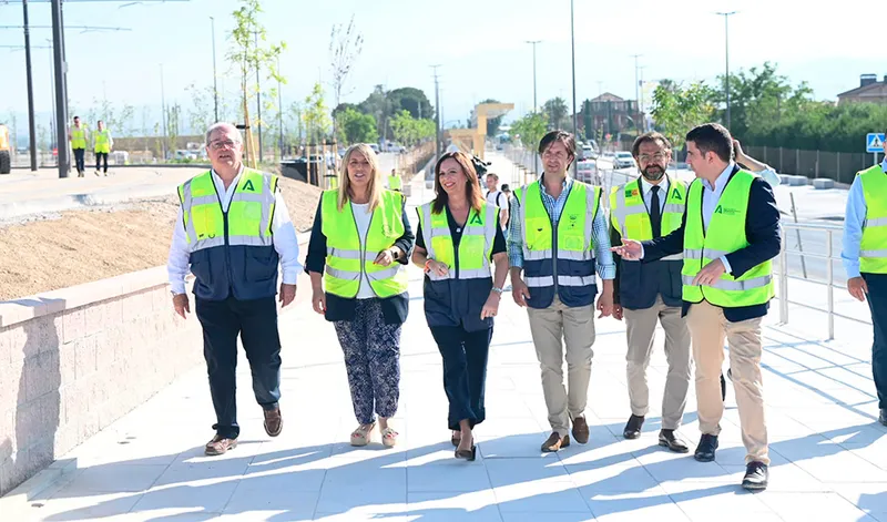 La Junta de Andalucía finaliza la plaza mirador sobre el río Dílar en la ampliación del Metro de Granada