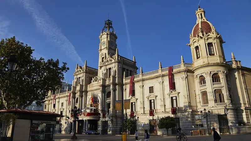 València honra a Ferran Torres, Grimaldo y otras personalidades con los Honores y Distinciones de la Ciudad