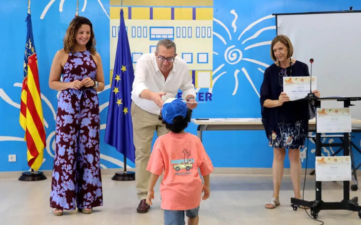 Benidorm clausura el Programa de Apoyo Educativo de Verano con la graduación de 64 menores