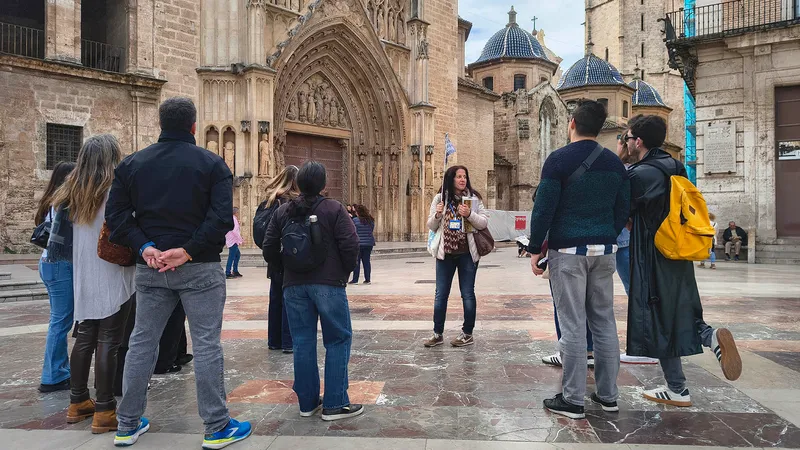 València amplía su oferta turística con rutas guiadas en lengua de signos