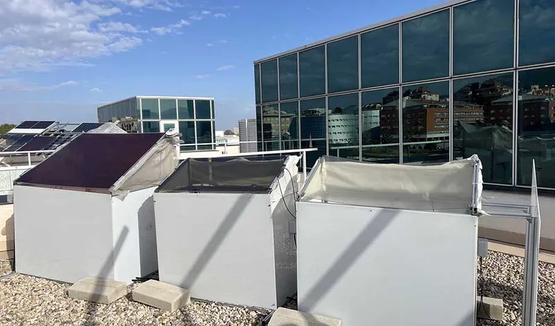 Paneles solares semitransparentes mejoran el microclima de los invernaderos andaluces