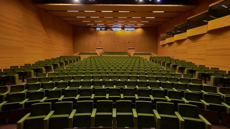 El Palacio de Congresos de València firma acuerdos para ser universalmente accesible en 2029