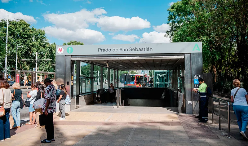 Metro de Sevilla amplía su horario hasta la 1:00 por el Icónica Sevilla Fest