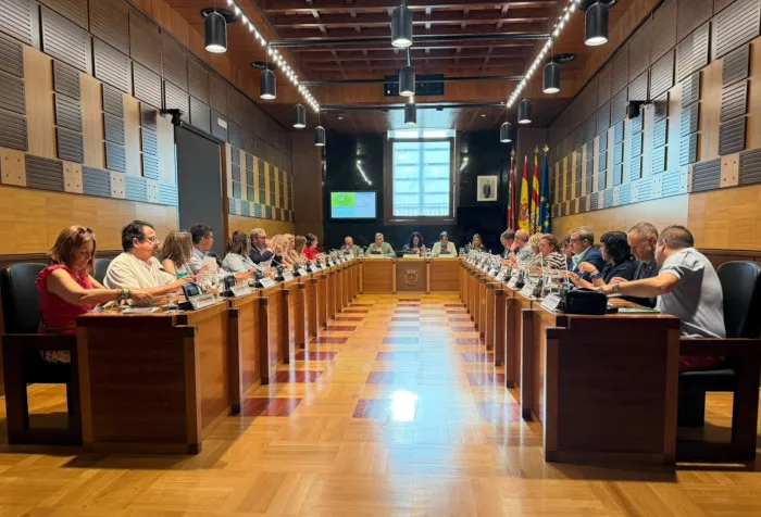 El Pleno de Huesca condena la violencia y aprueba modificaciones presupuestarias