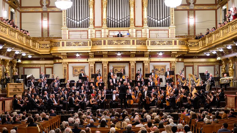 La Orquesta de València aumenta su presupuesto un 76,6% y renueva a su director