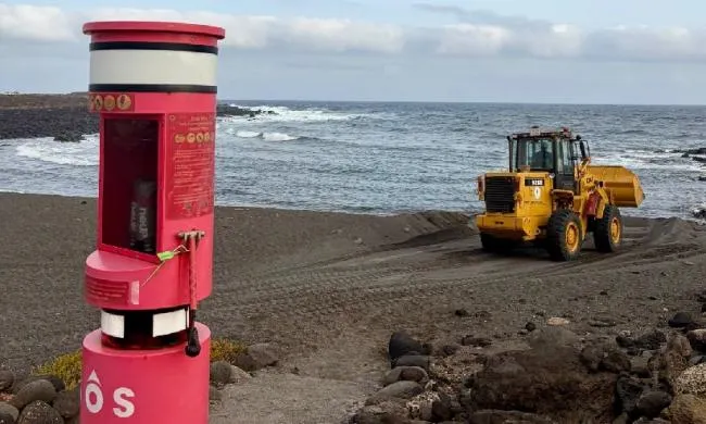 Tinajo adecúa la playa de Boca Chica en La Santa para la temporada estival