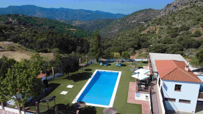 Cartajima abre su piscina municipal con vistas al Valle del Genal