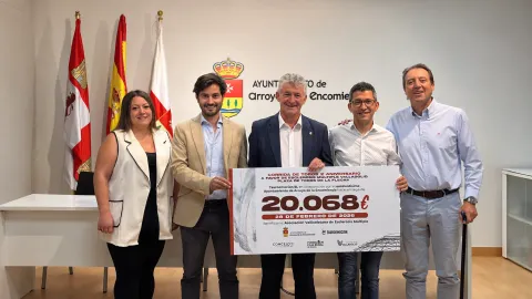 Arroyo de la Encomienda entrega más de 20.000 euros a la Asociación de Esclerosis Múltiple de Valladolid