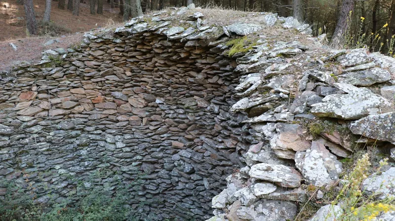 Los neveros de la Sierra Vicor, vestigios de una antigua industria aragonesa