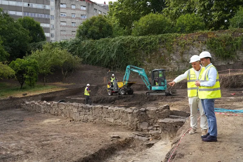 La Diputación de Pontevedra avanza en las excavaciones arqueológicas del Convento de Santa Clara