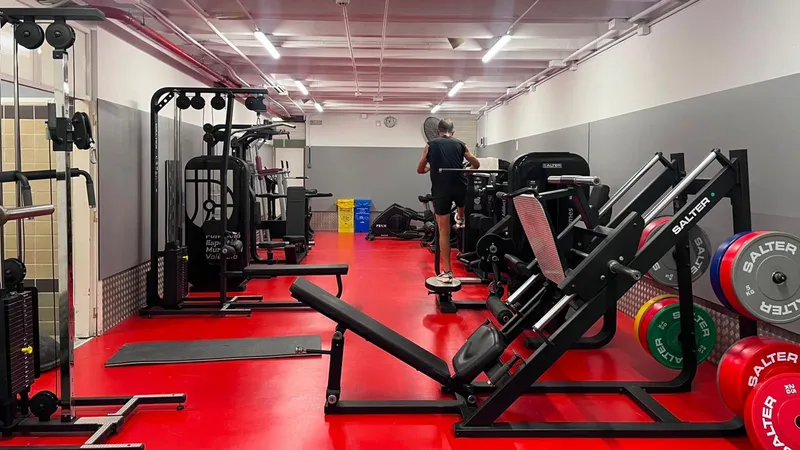 La Fundación Deportiva Municipal de València renueva la sala de musculación del Estadi del Túria