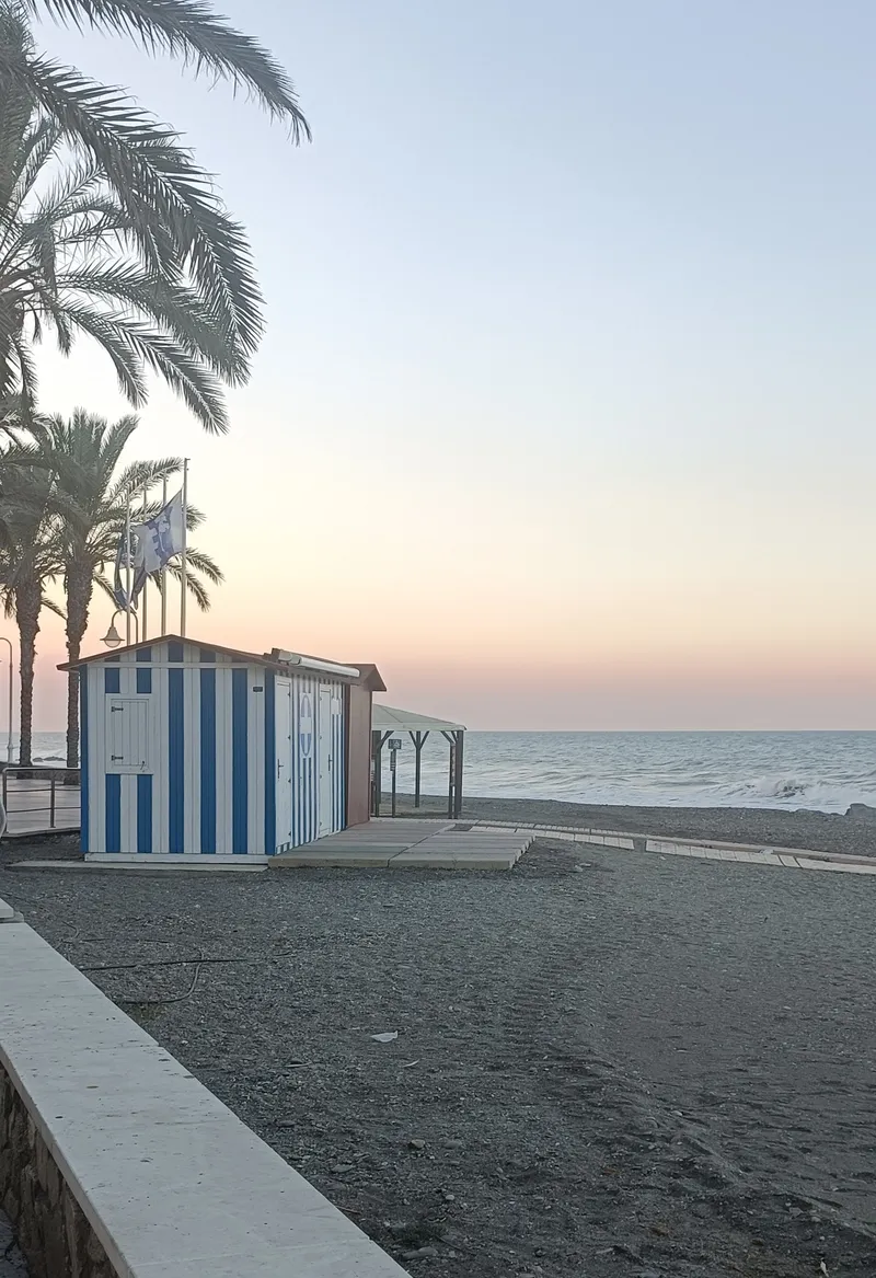 Algarrobo aprueba el plan de seguridad y salvamento para sus playas en 2025