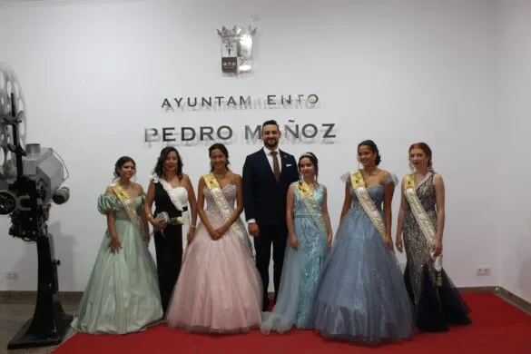 Pedro Muñoz celebra la Noche de Gala de su Feria 2026 con la presentación de las Damas y Cortes de Honor