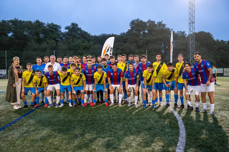 El Santa Cruz se corona campeón del Trofeo Concello de Oleiros tras una reñida final