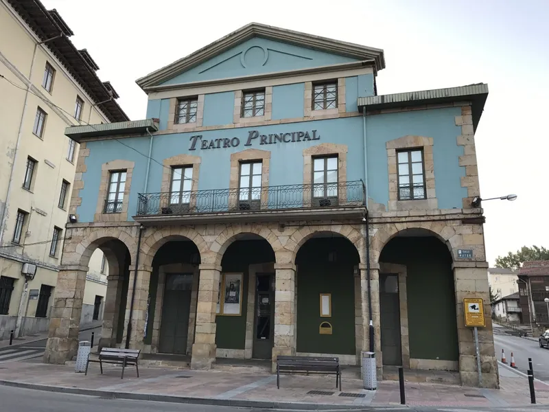 El Teatro Principal de Reinosa recupera su esencia histórica