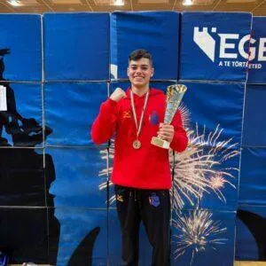 Mario Hernández, campeón de España de kárate en Hungría