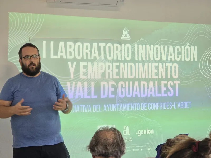 Confrides impulsa la empleabilidad con un taller gratuito sobre "Armario Cápsula"