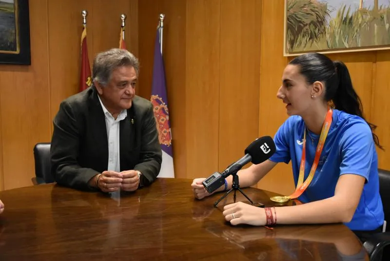 Daimiel homenajea a Ángela López-Iñesta, campeona de España de heptatlón sub-20