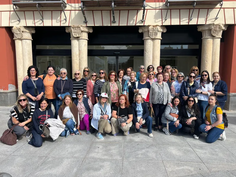Mujeres de Montanejos visitan el parque temático Puy du Fou en Toledo