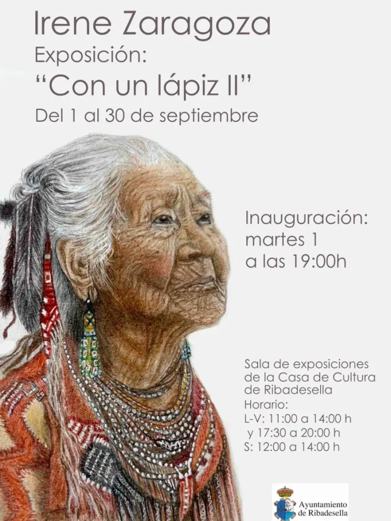 Ribadesella celebra su mercado semanal y expone obras de Irene Zaragoza