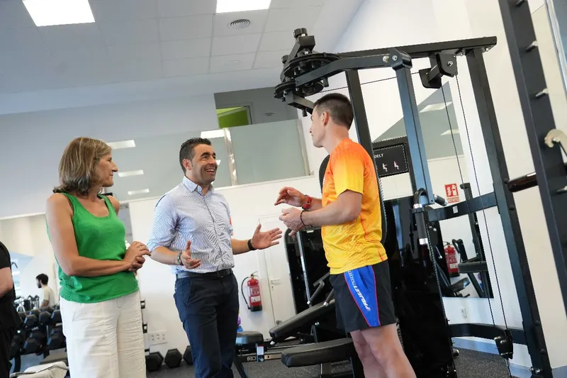 La Diputación de Pontevedra invierte 95.000 euros en modernizar el gimnasio municipal de Forcarei