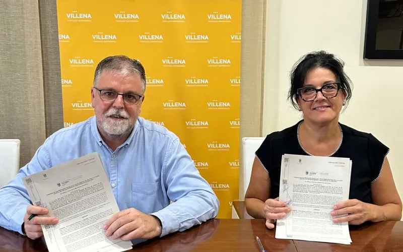 Villena formaliza convenios con la Junta de la Virgen y la Junta Central de Fiestas