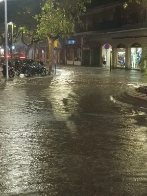 Castelldefels recupera la normalidad tras las intensas lluvias y inundaciones
