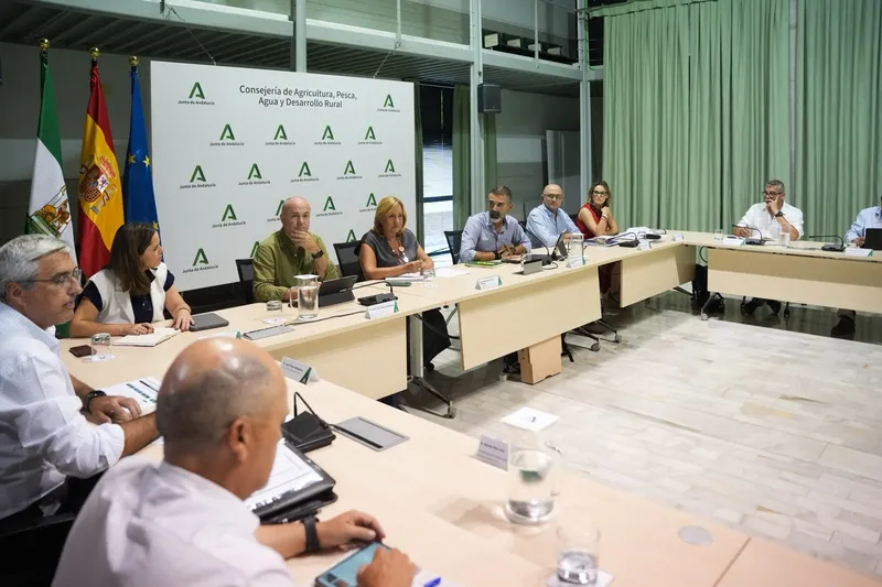 Junta de Andalucía y empresarios analizan los retos del sector agroalimentario
