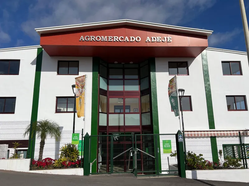 El Agromercado de Adeje impulsa el sector primario con productos locales y de temporada