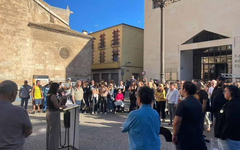 Villena conmemora el Día Mundial de la Salud Mental con un acto central en la Plaza de Santiago