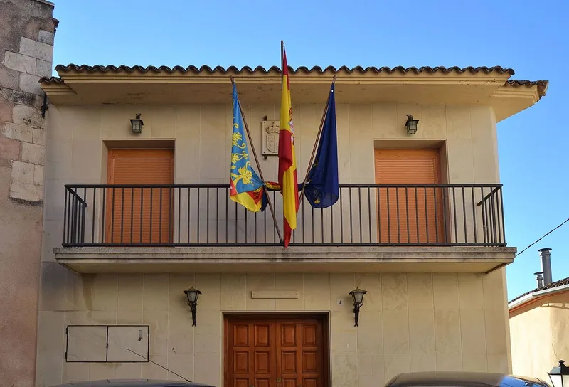Benimassot abre las puertas de su biblioteca y casa de cultura con nuevos horarios