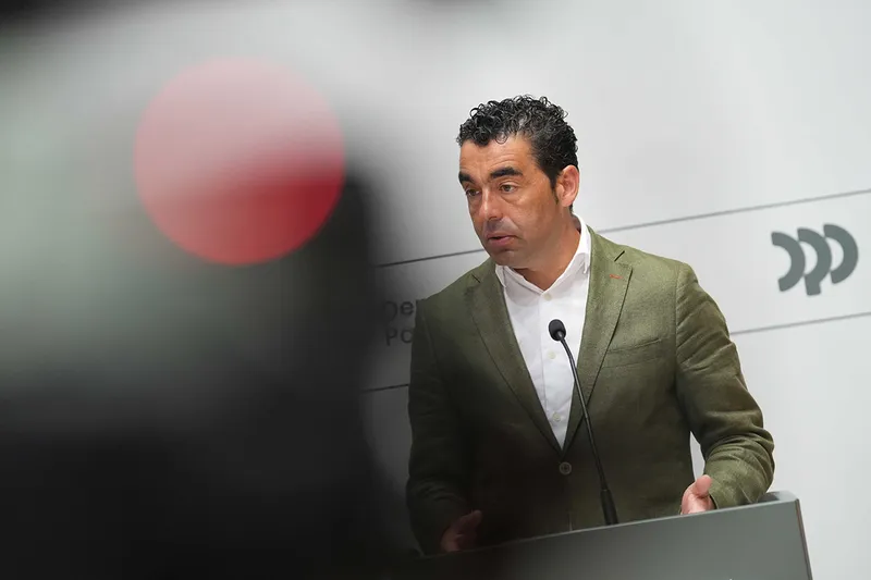 La Diputación de Pontevedra destina 650.000 euros a la compra y adaptación de vehículos para 33 entidades sociales