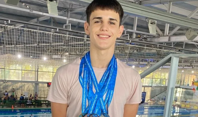 Adrián Bueso brilla en el Autonómico Júnior con siete medallas y billete al Campeonato de España