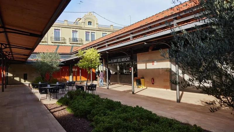 Valencia destina ayudas a los mercados del Grao y Mossén Sorell