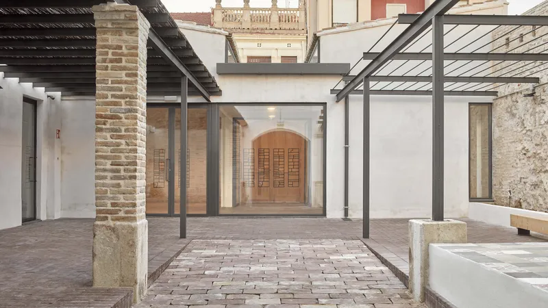 El Centro Cultural Escorxador de València presenta su programación de septiembre