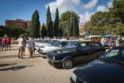 Castelldefels celebra su cuarta edición de la Trobada de Vehicles Clàssics con gran afluencia