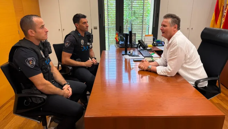 Reconocimiento a dos policías locales de Fraga por salvar una vida