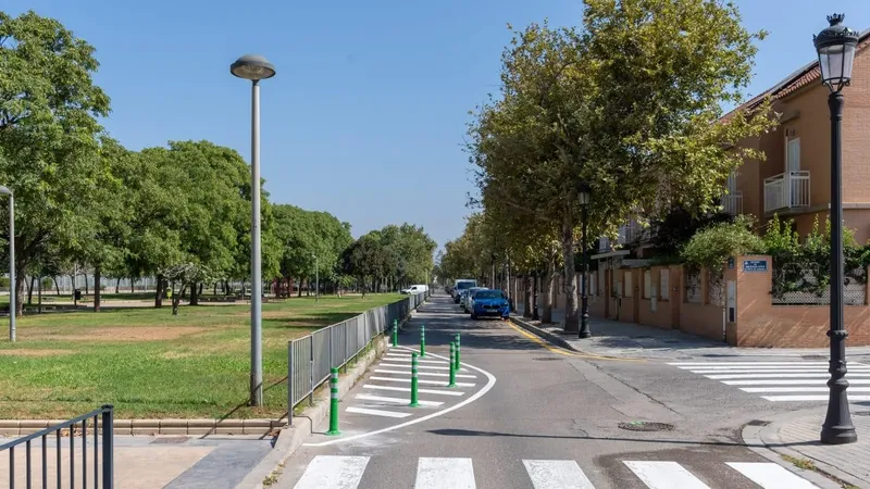 València pacifica el tráfico y refuerza la seguridad vial en La Malva-rosa