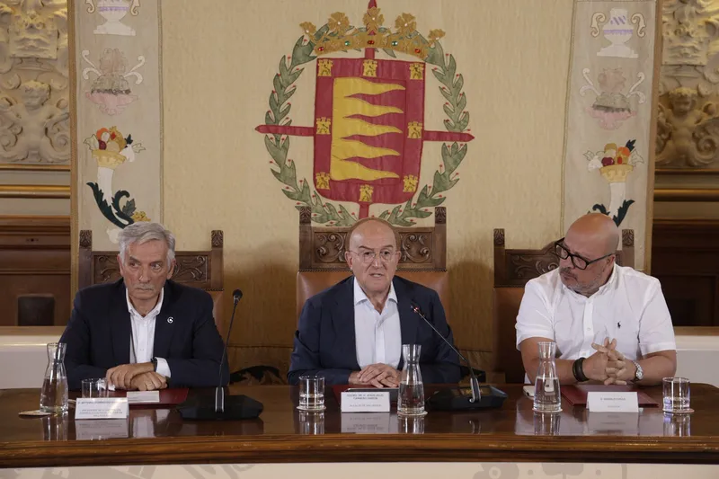 Valladolid erige un monumento y una gran bandera en honor a la lucha contra el cáncer