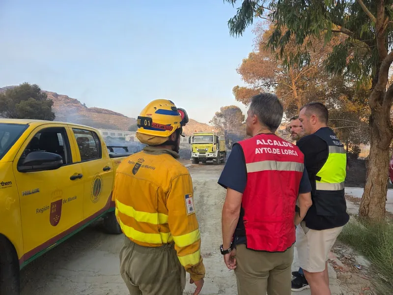Estabilizado el incendio forestal en Lorca tras quemar trece hectáreas
