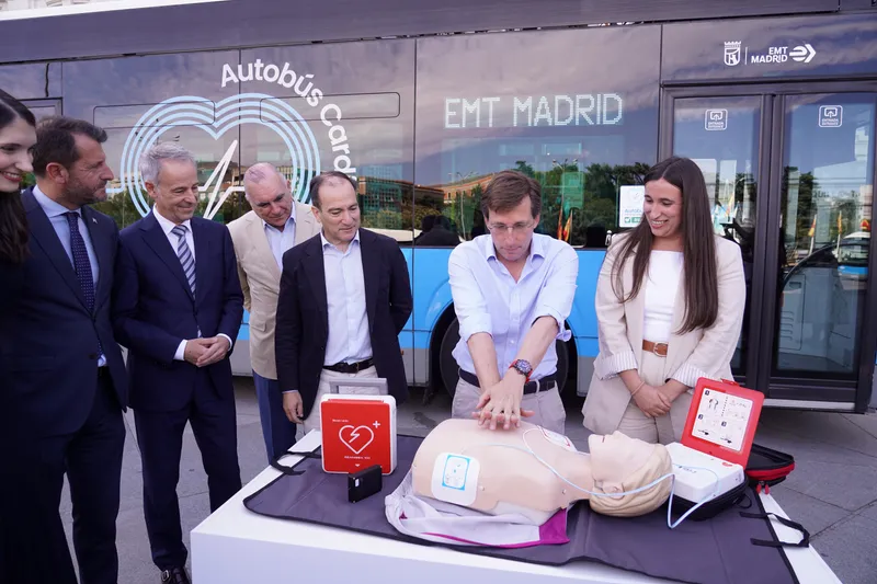 Madrid cardioprotegido: Desplegados desfibriladores en toda la flota de autobuses de la EMT