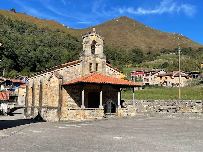 Amieva designa el aparcamiento junto a la iglesia de San Juan como punto de observación del eclipse solar de 2026