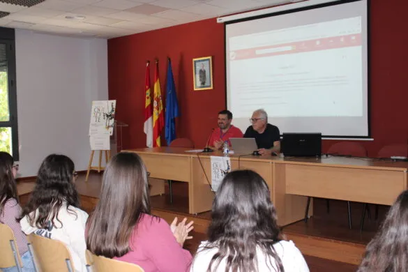 Estudiantes de francés desentrañan la traducción del Quijote en Pedro Muñoz